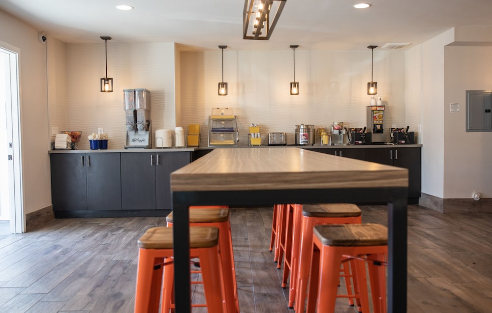 Days Inn by Wyndham Monterey Downtown 6/31