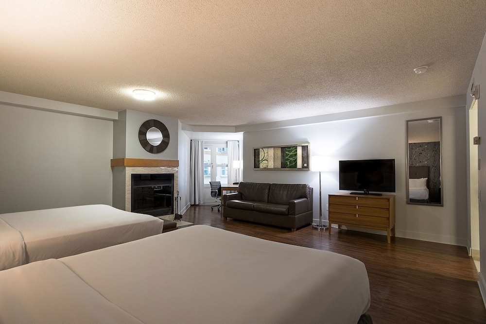 Chateau Bromont 10/38