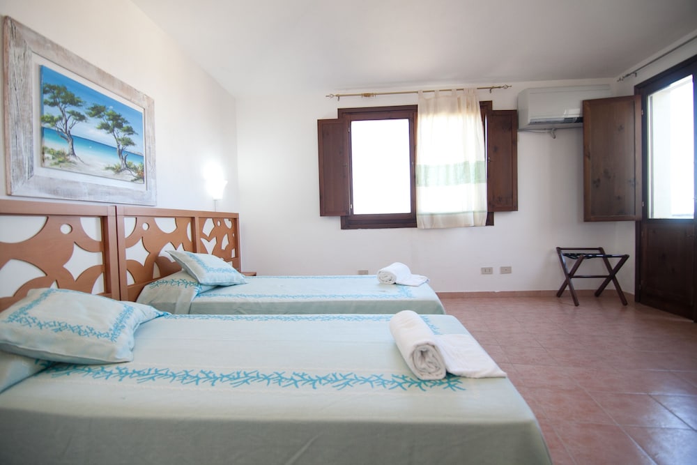 Club Esse Gallura Beach Village 4/31