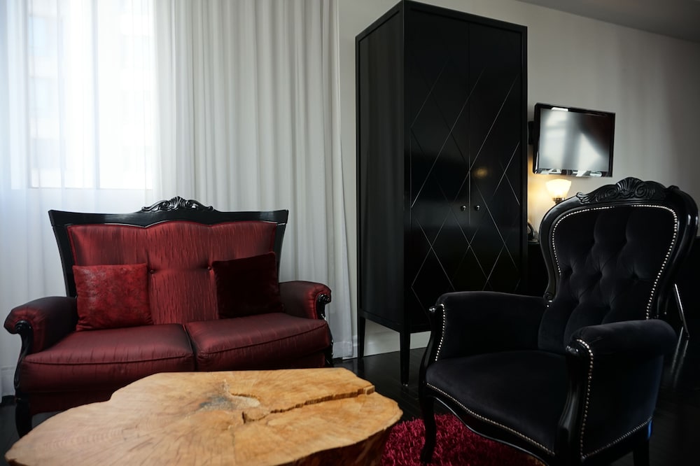 Hotel Chez Swann 48/72