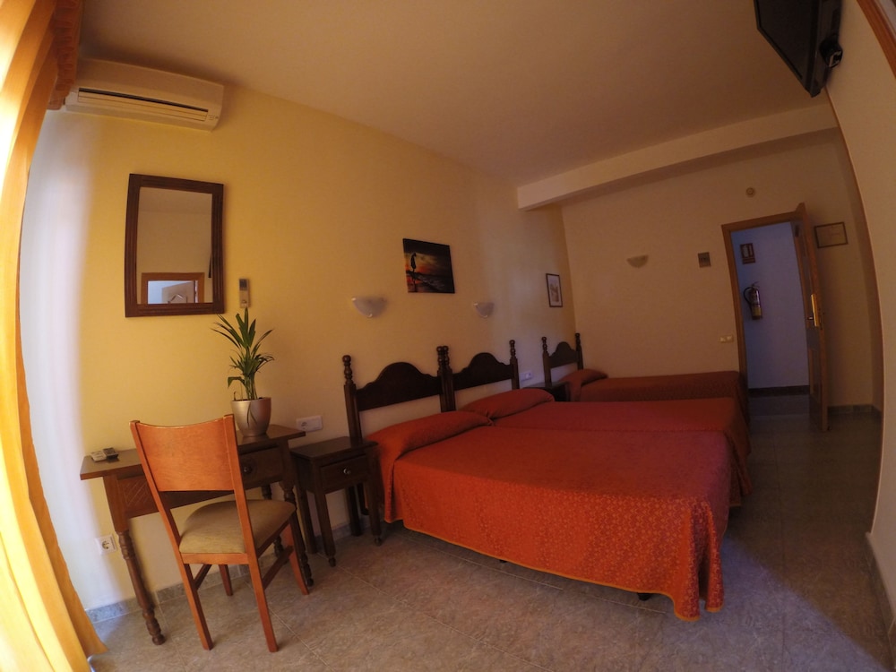 Hotel Carmen Teresa 25/72