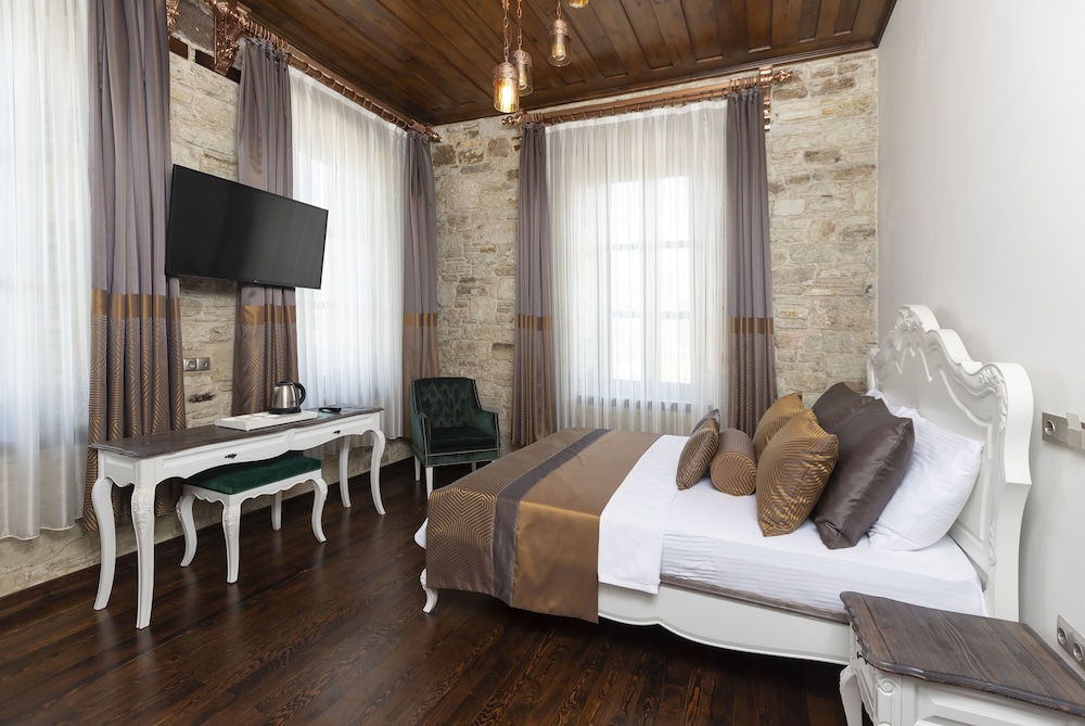 Marina Foca Hotel 30/50