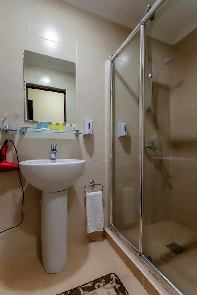 Hotel Mildom Express 47/49