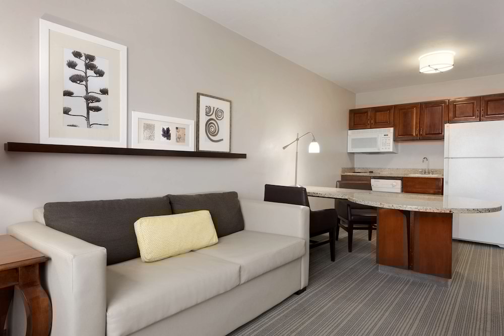 Country Inn & Suites By Radisson, Appleton North, WI 11/35