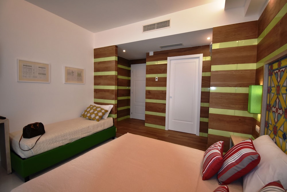 Melody Sorrento Suites 19/44