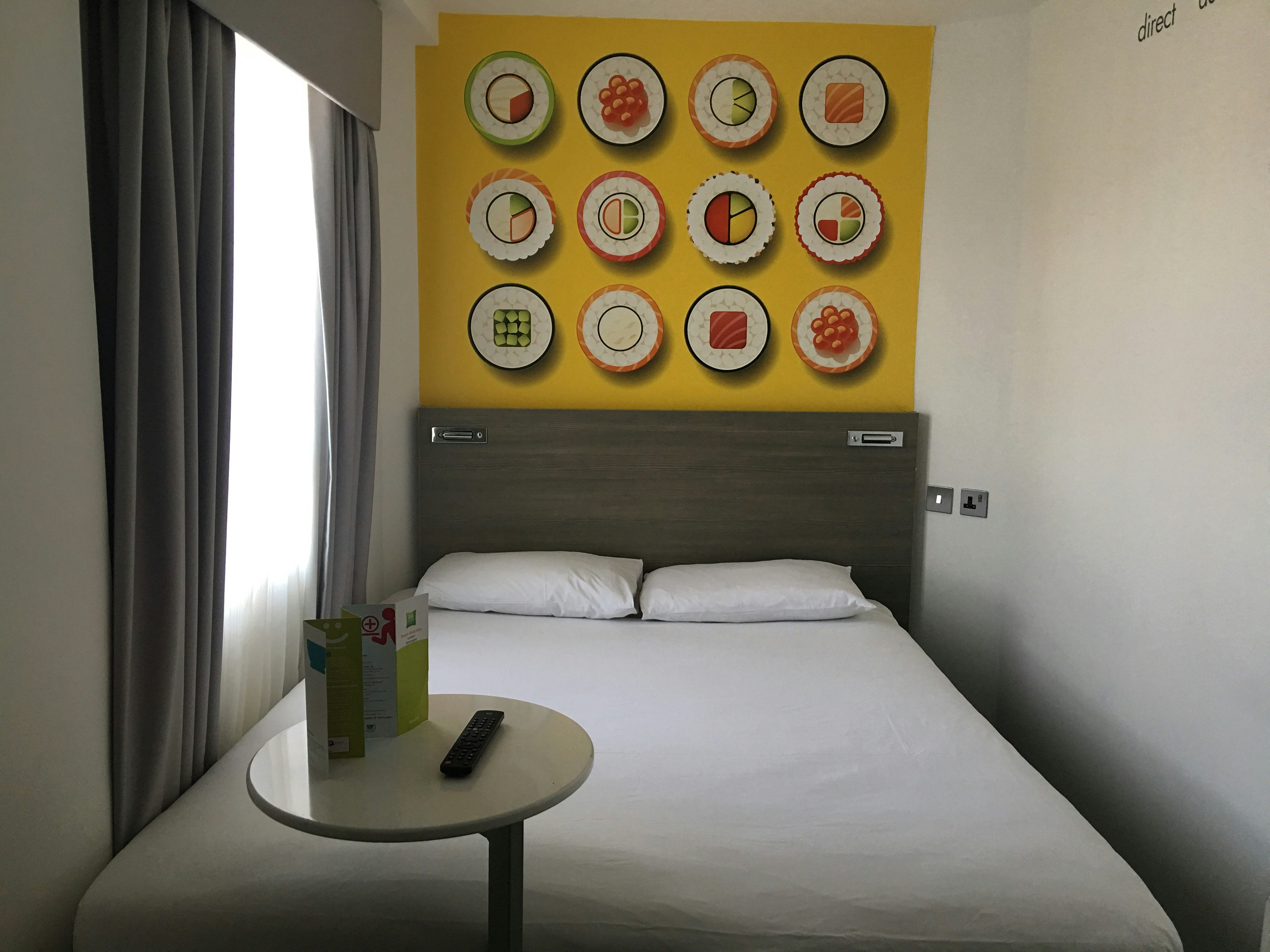Compact، Heeton Concept Hotel - Kensington London 2/2