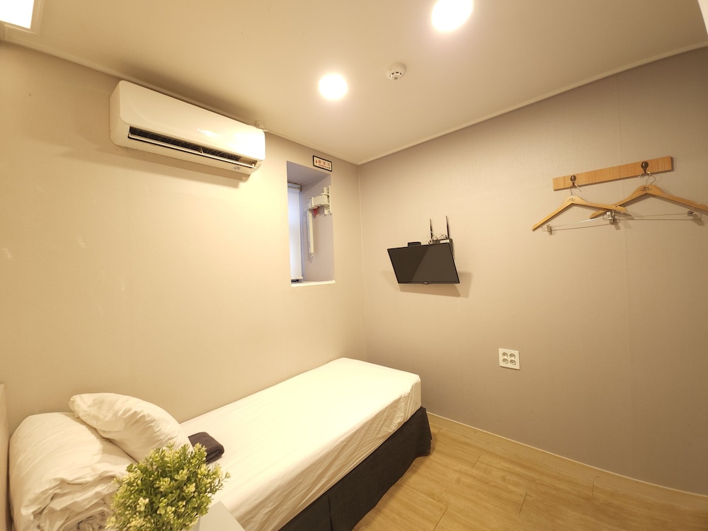 OYO Hostel Myeongdong 1 53/63