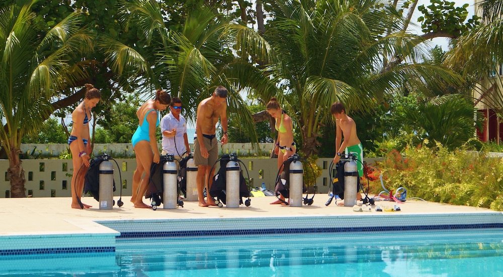 St. George's Caye Resort 40/51