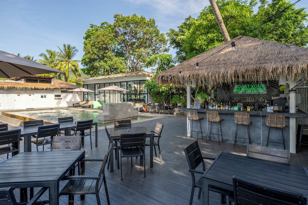 Zara Resort (ex The Privilege Hotel Ezra Royal Beach) 64/80