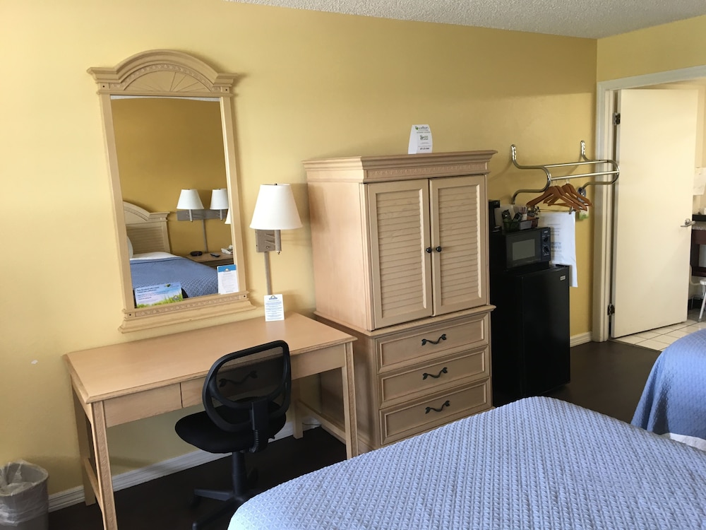 Days Inn by Wyndham Madison 13/31