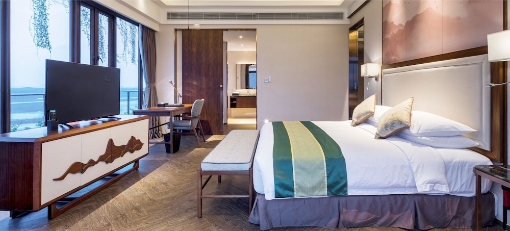 Forest City Golf Hotel 7/50