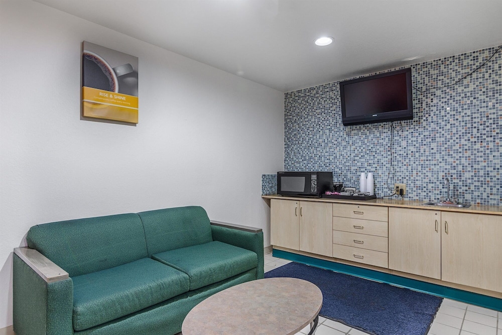 Motel6 McAlester, OK 26/39
