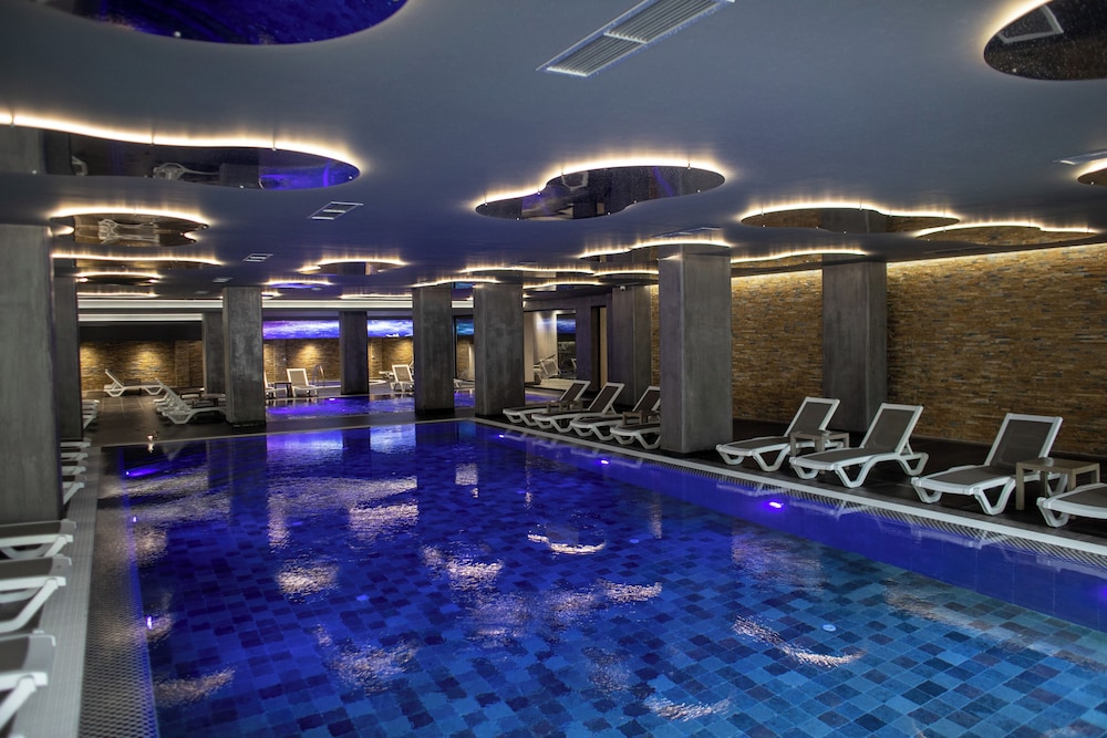 Fafa Premium Hotel 55/70