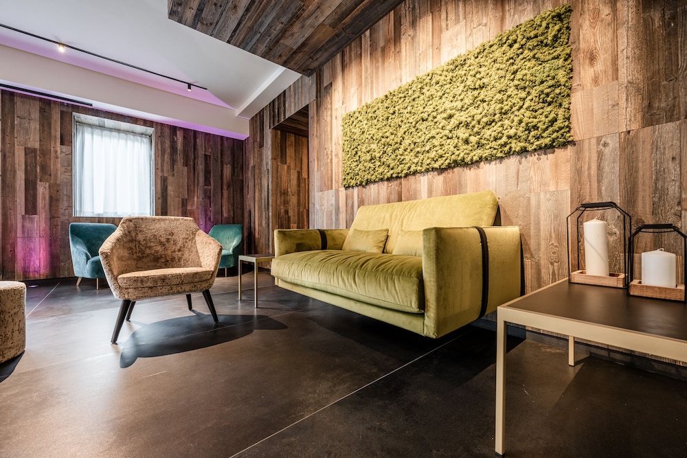 Hotel Palace Ravelli 25/83