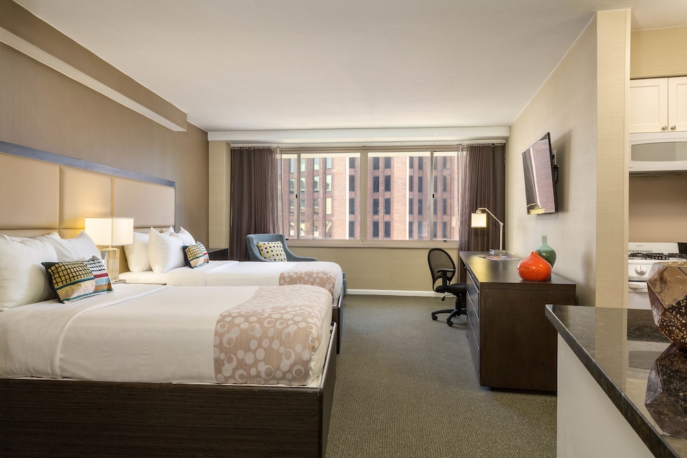 STUDIO, SUITE, 2 DOUBLE BEDS