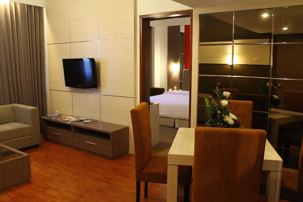 Grand Inna Tunjungan 17/27