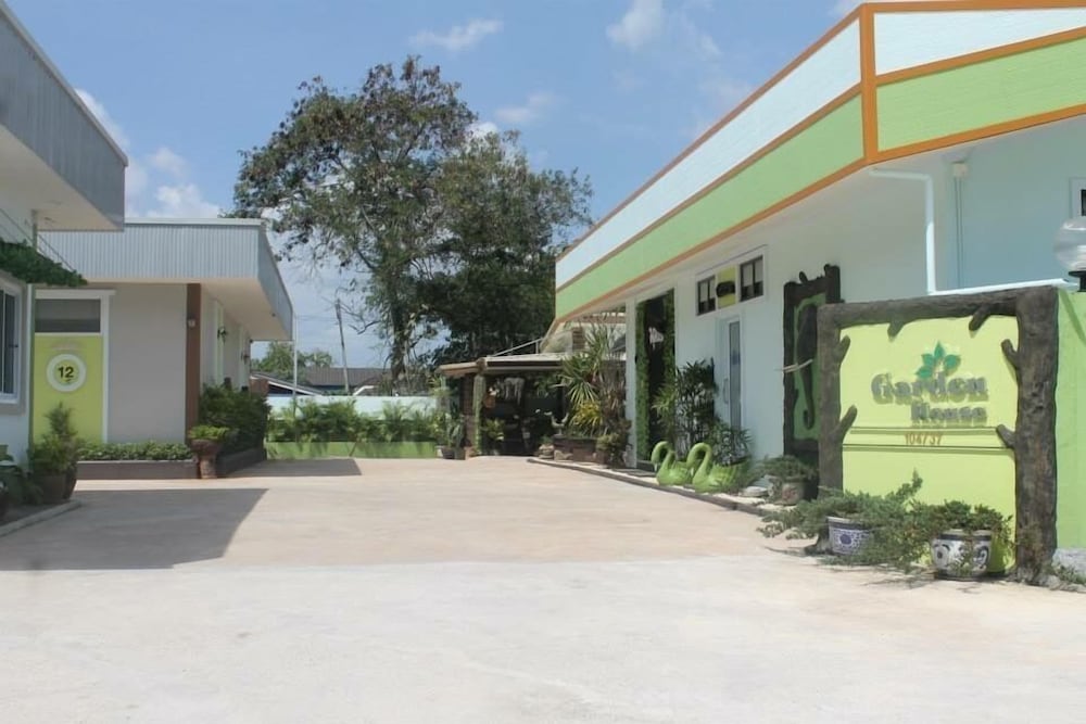 Garden House Resort 24/27