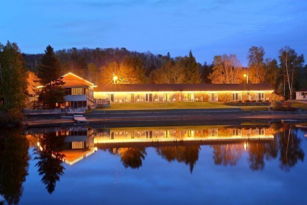 Algonquin Lakeside Inn 35/50