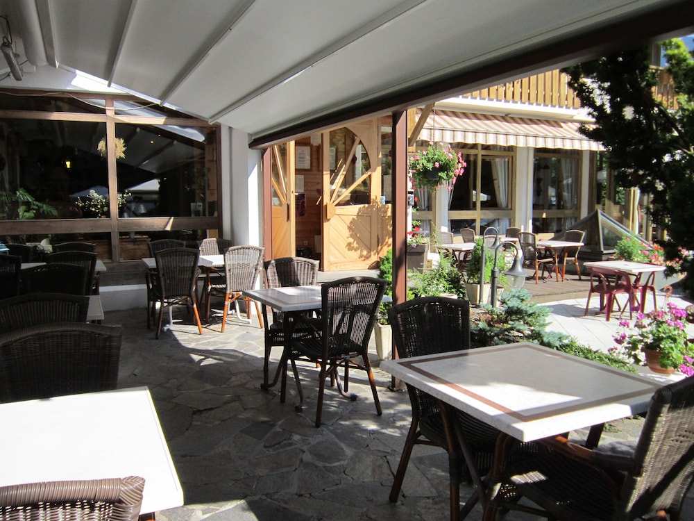 Hotel Le Gai Soleil 55/68