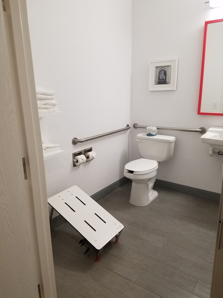 Hampton Inn Kansas City/Blue Springs 16/36