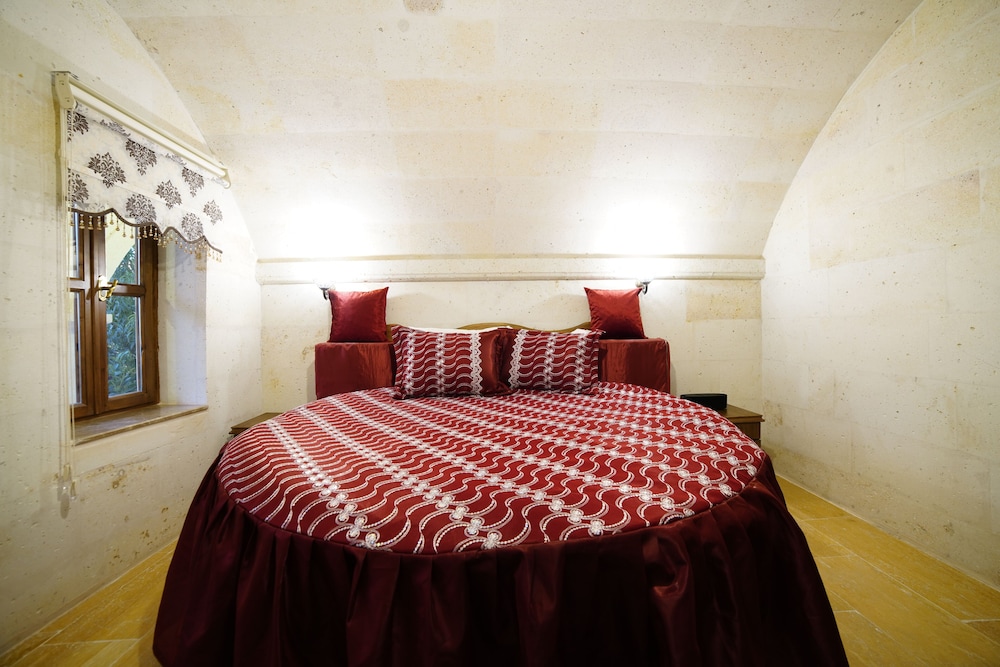 DELUXE, SUITE, QUEEN BED, GARDEN VIEW, JETTED TUB