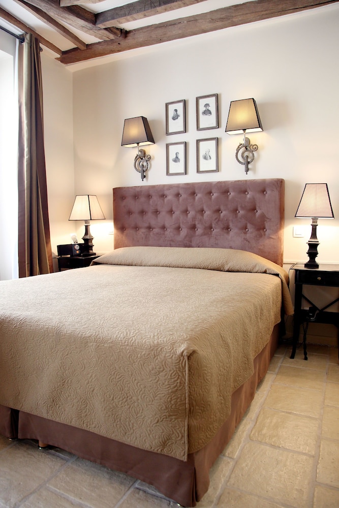 Hotel Saint Louis En L Isle 12/64