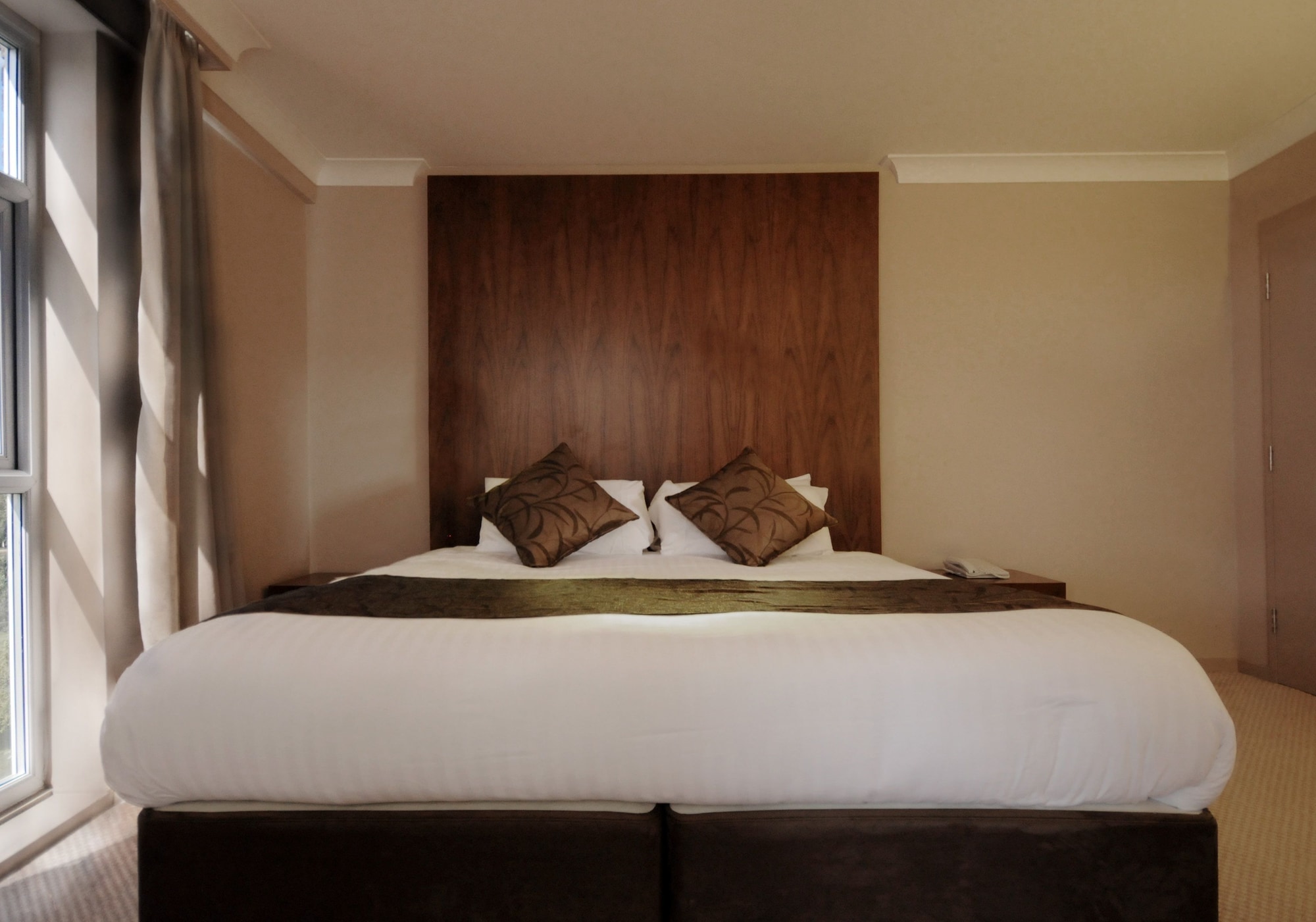 غرفة ديلوكس بسرير مزدوج، Humber Royal Hotel 3/6