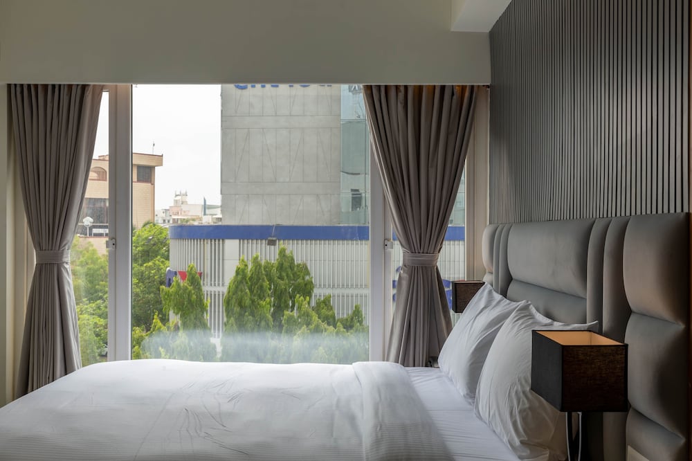 Nalanda Hotel 42/63