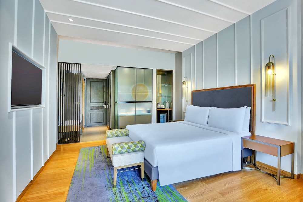 Holiday Inn Goa Candolim 18/75