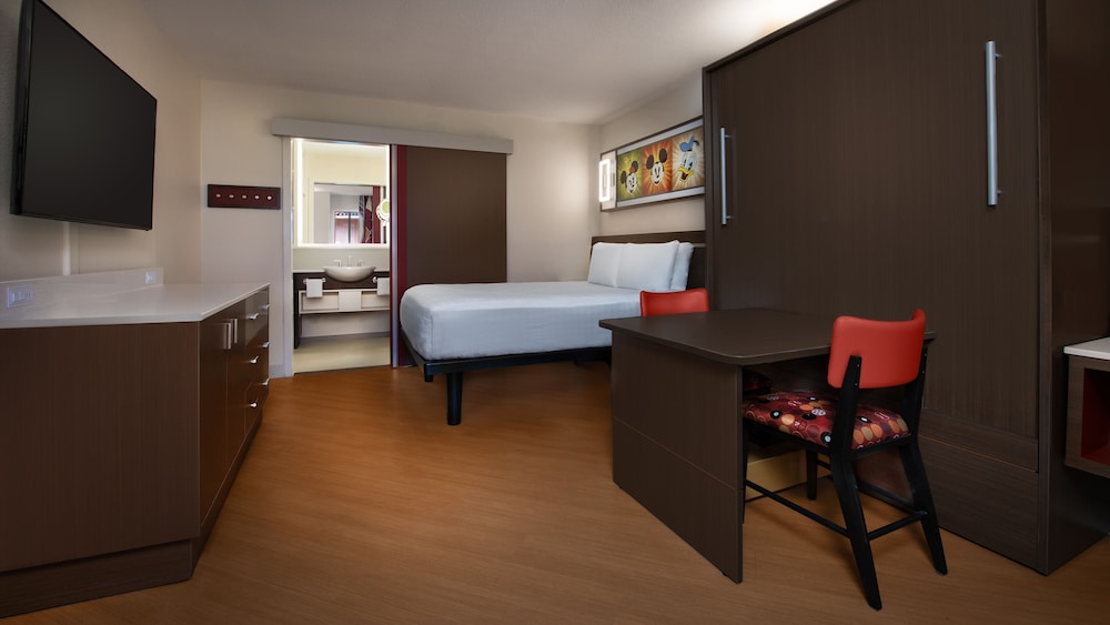 Disneys All Star Movies Resort 12/41