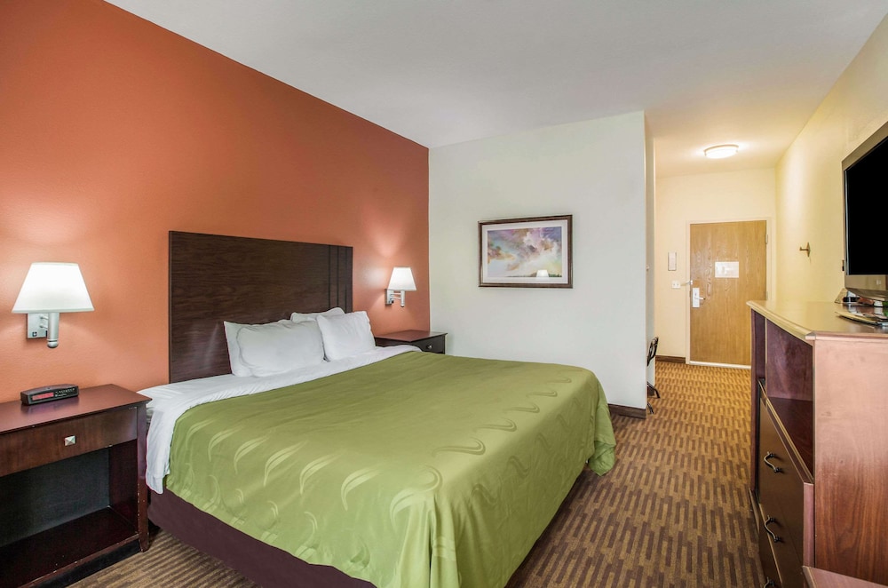 Quality Inn & Suites Lawrence - University Area 15/39