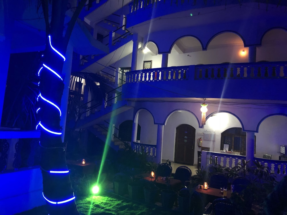 Swati Hotel 3/72