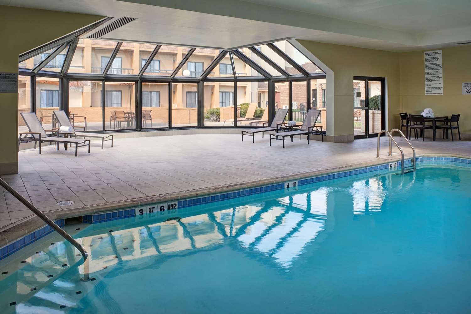 Sonesta Select Indianapolis Carmel 16/40