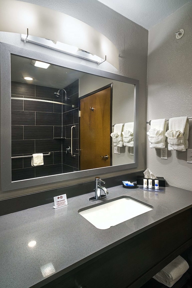 Best Western Plus Lampasas Inn and Suites 11/36