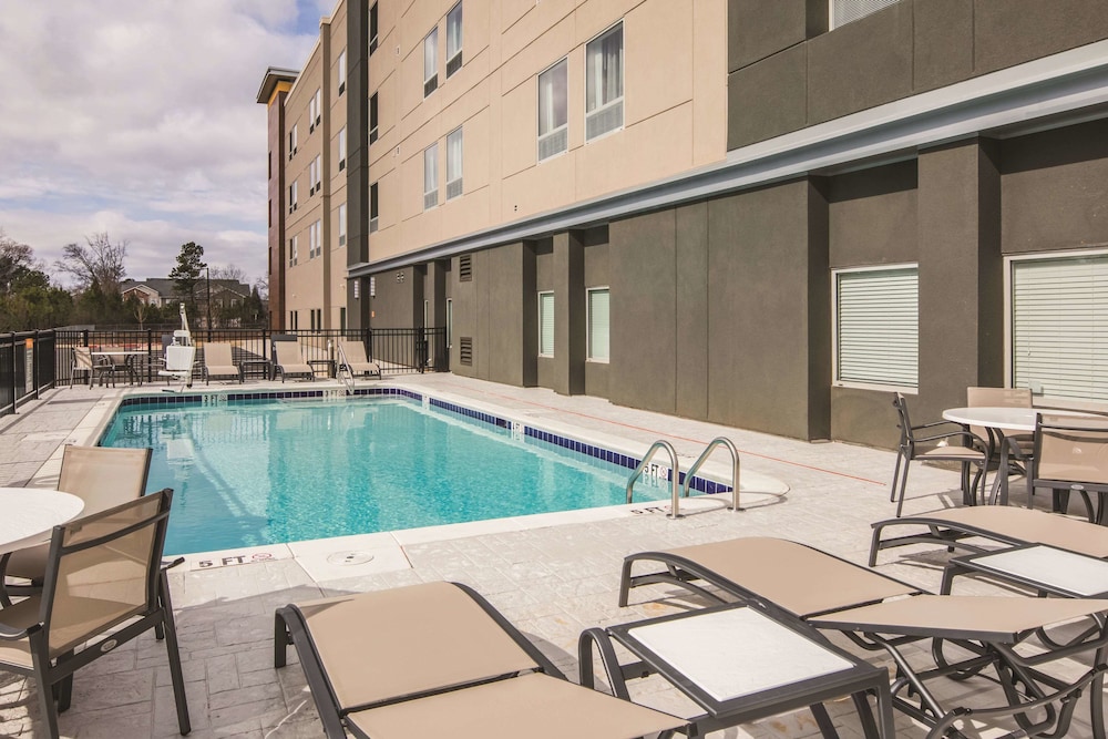 La Quinta Inn And Suites by Wyndham McDonough 5/41