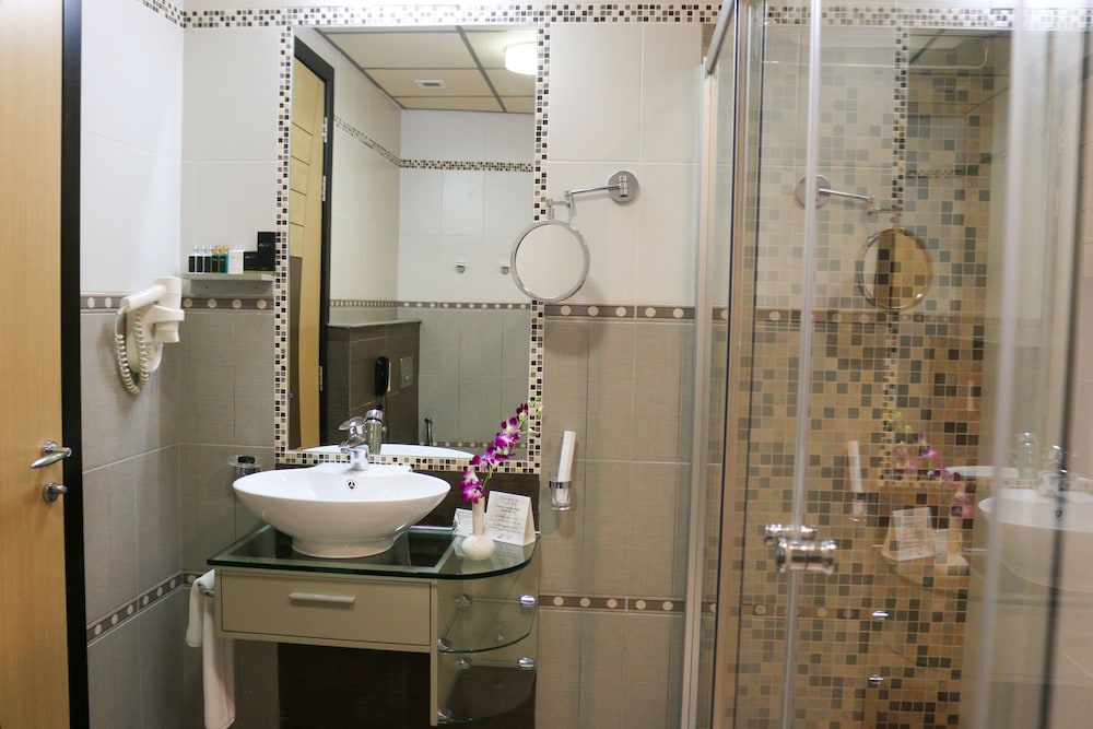 Elite Crystal Hotel 14/75