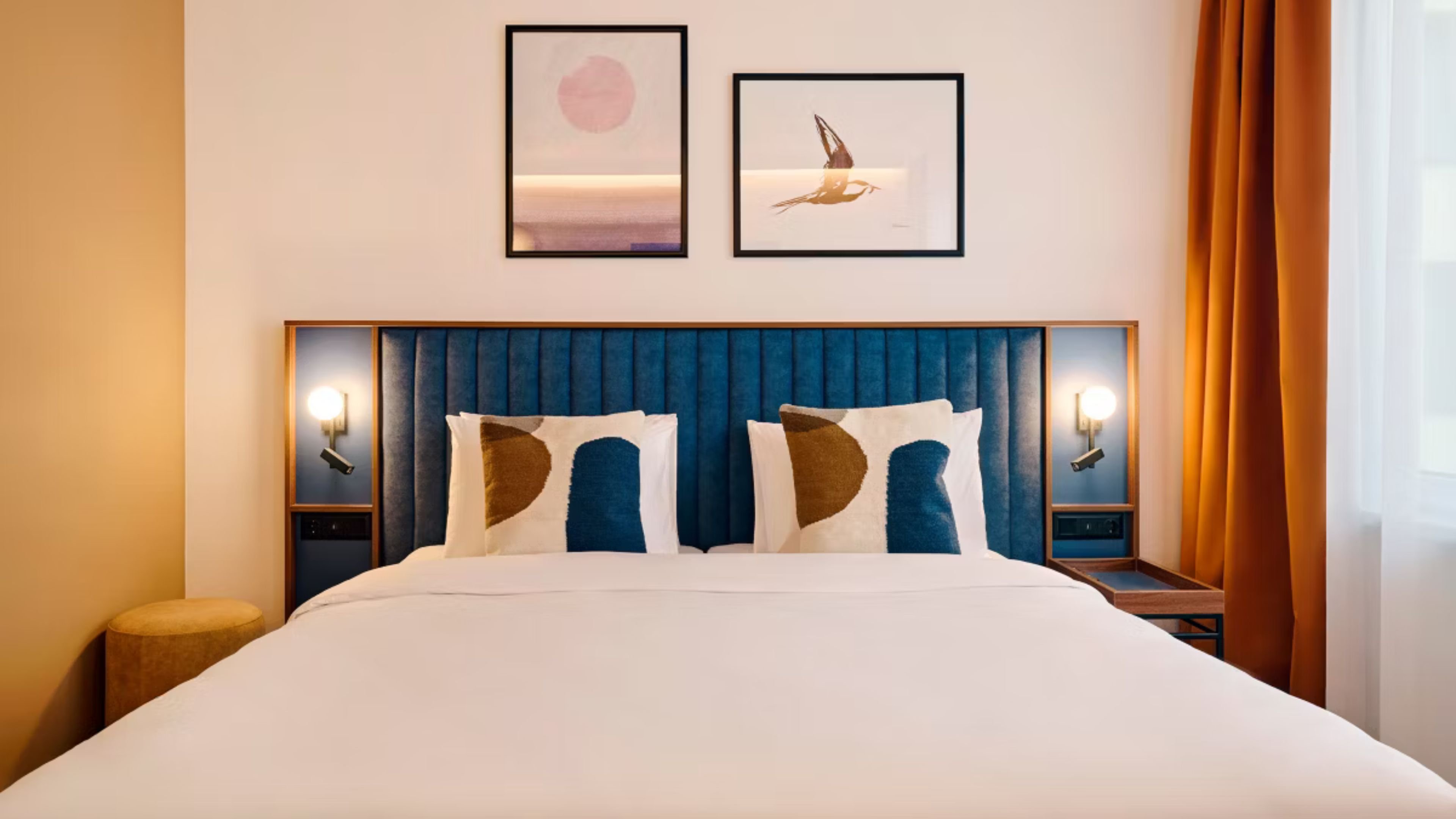 Premium, 2 King Beds, Atrium View