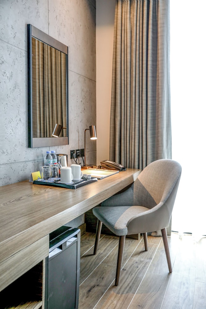 Mercure Dubai Gold District 42/53
