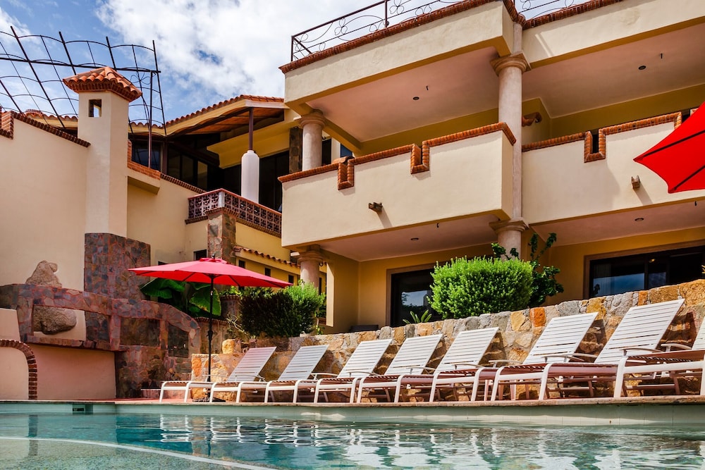Castillo Blarney Inn 63/70
