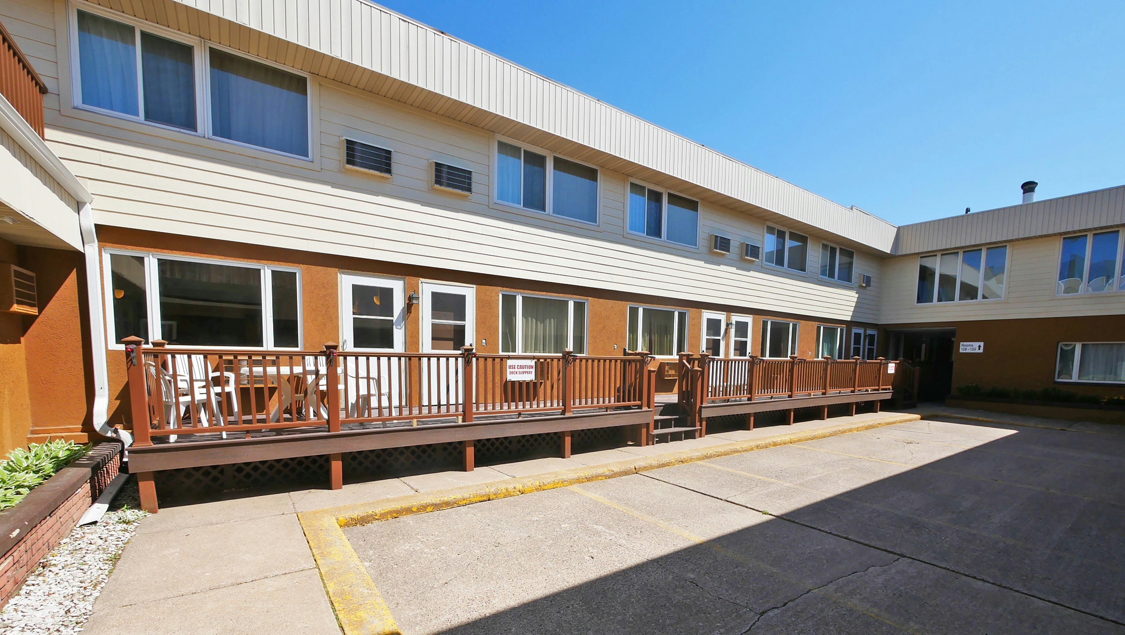 Magnuson Hotel Copper Crown 31/40