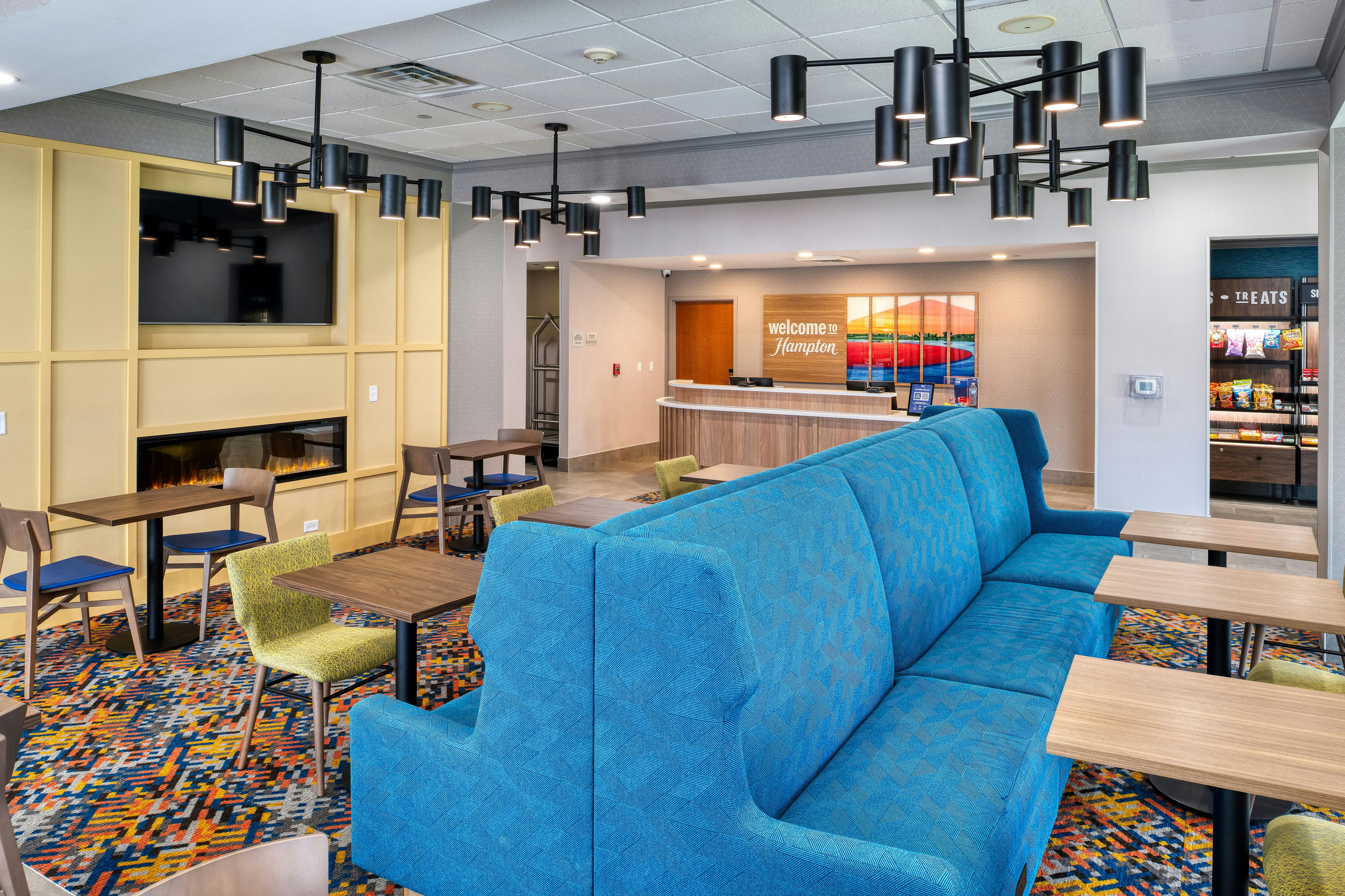 Hampton Inn Tomah 24/33