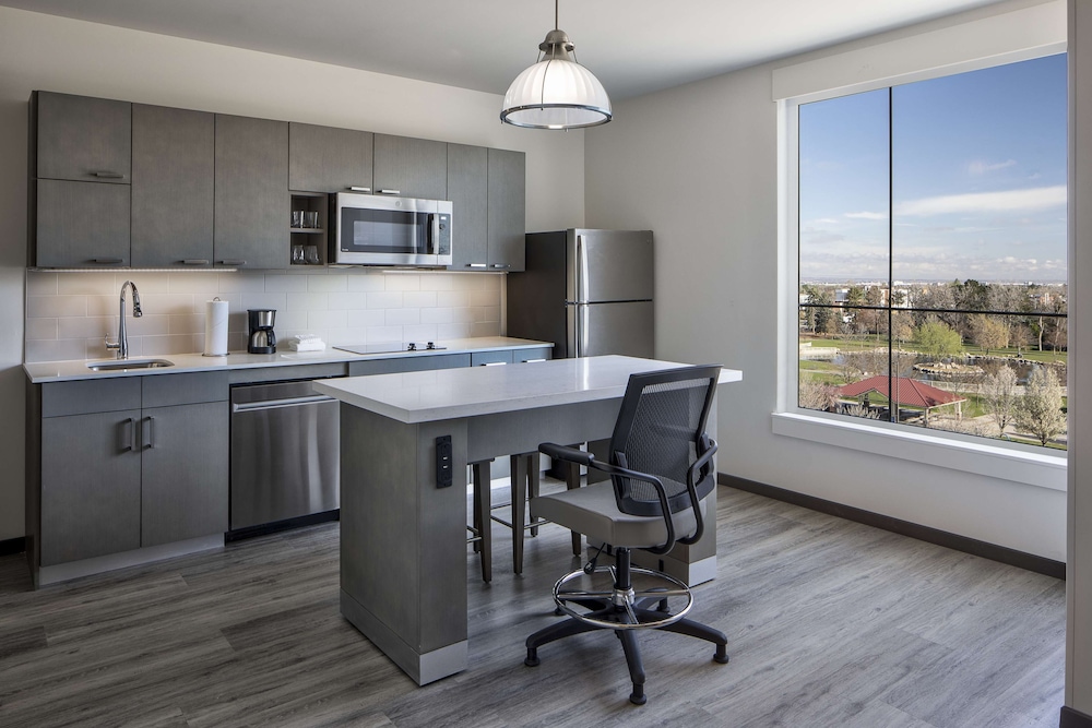 Hyatt House Denver Aurora 42/47