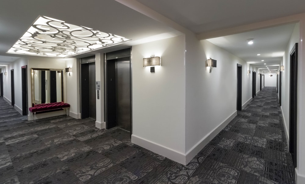 Tryp By Wyndham Savannah 4/60