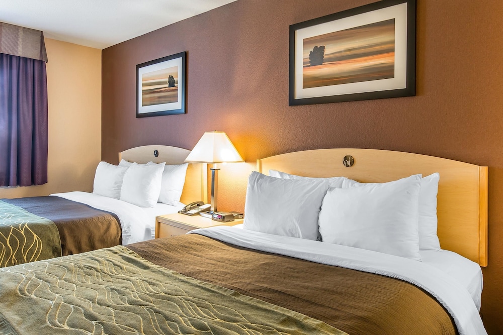 Quality Inn & Suites Loveland 10/34