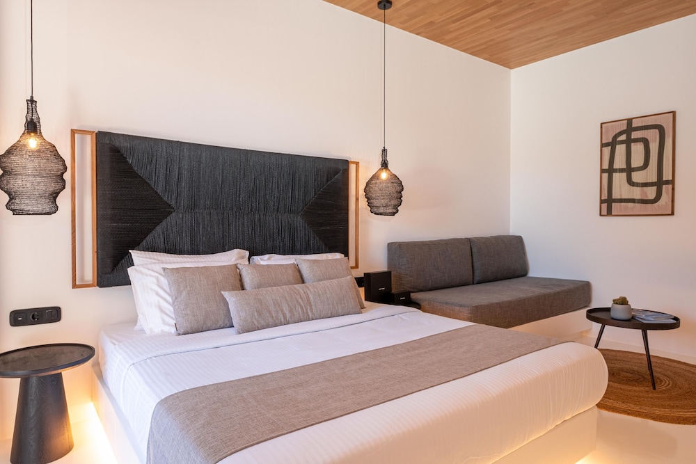 Ftelia Black Villas 13/50