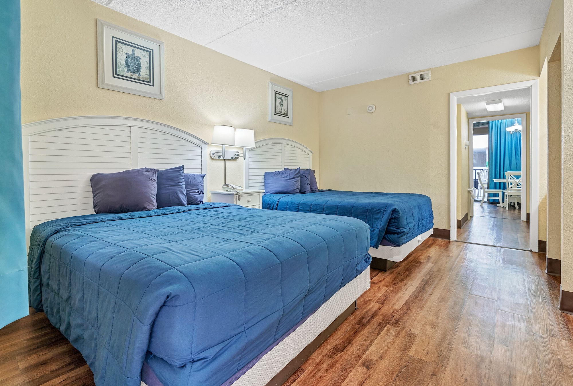 SUITE, WATER PARK VIEW, KITCHENETTE