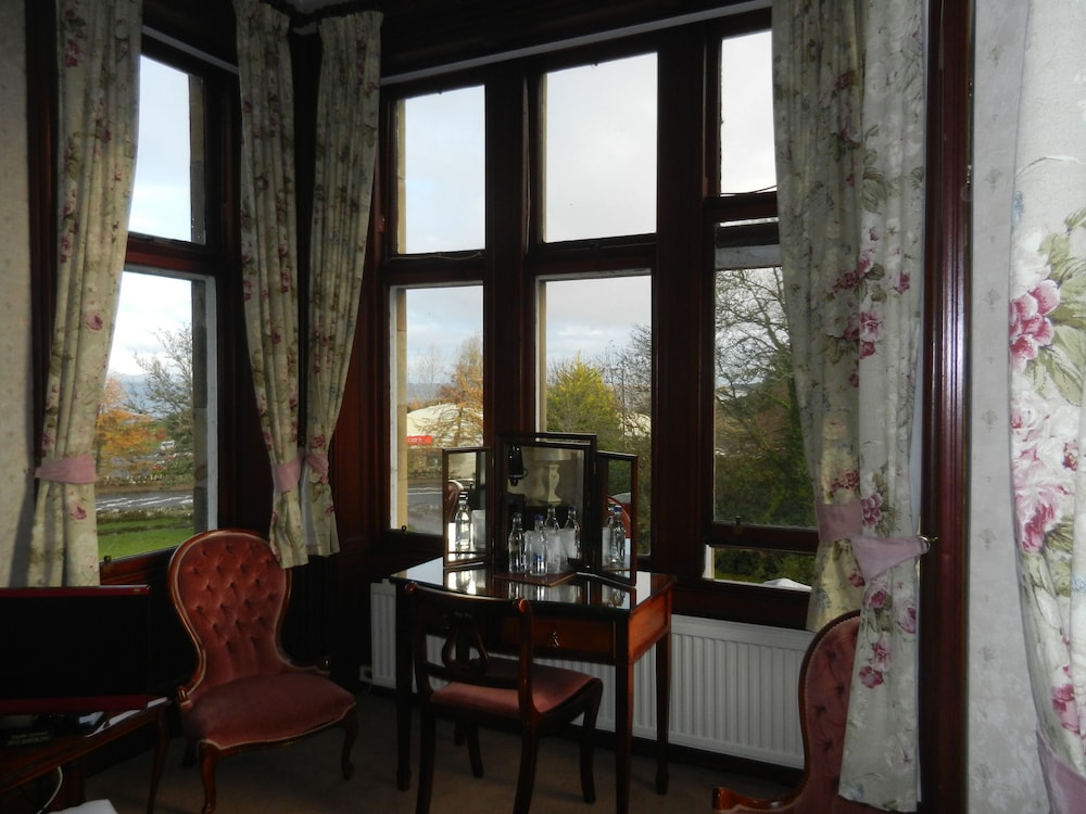 Morangie Hotel 32/36