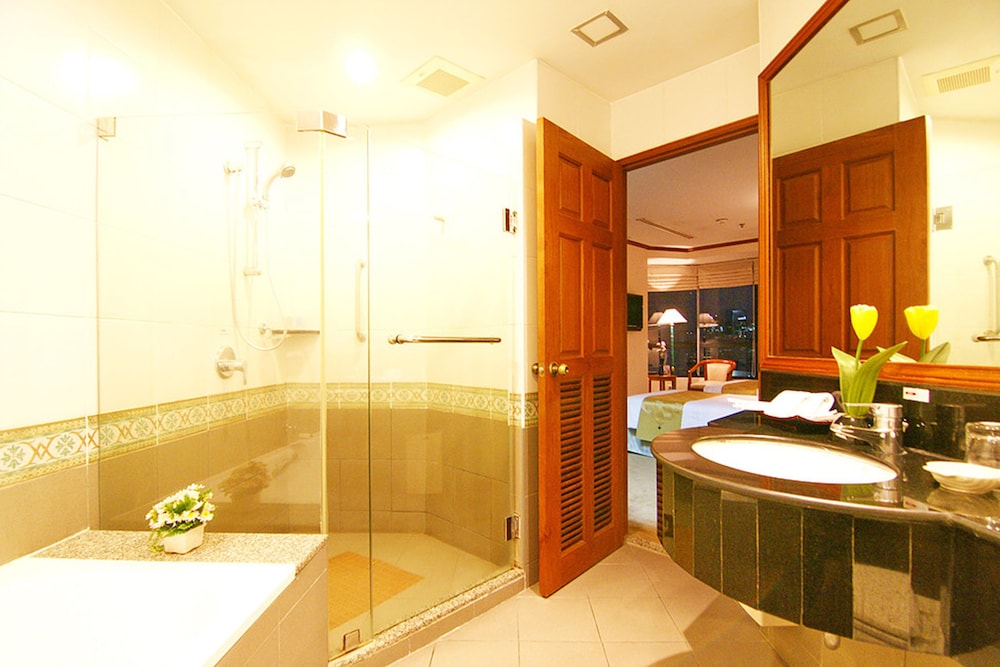غرفة جونيور بسرير كينج بغرفة نوم واحدة، GRAND DIAMOND SUITES 6/9