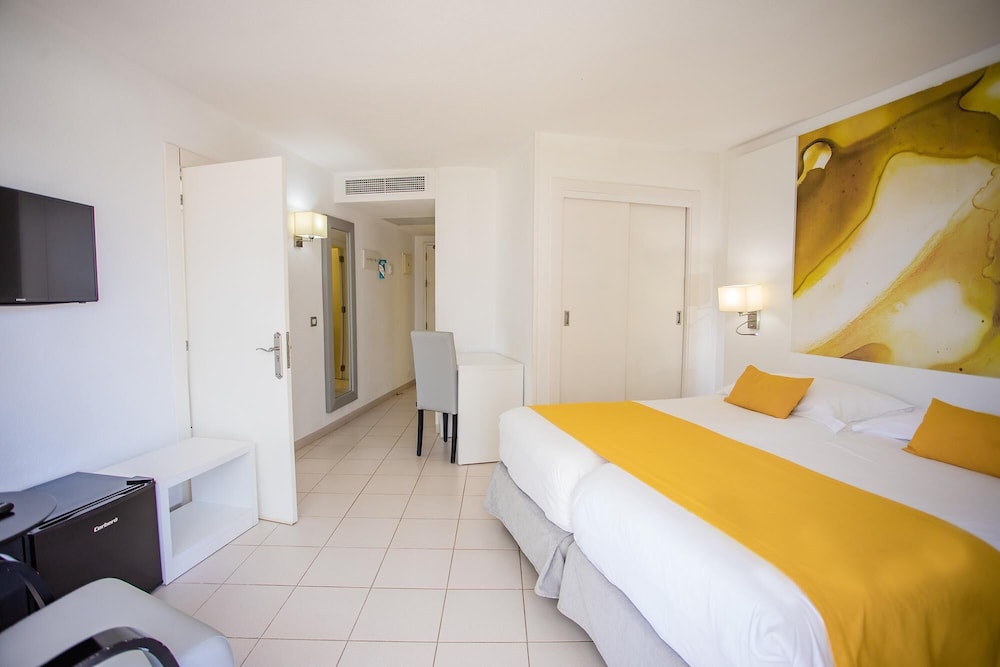 2 BEDROOMS, FAMILY