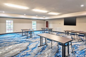 Best Western Plus Las Colinas Inn & Suites 53/58